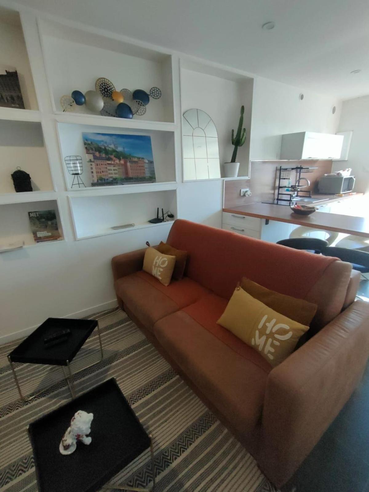 Apartament Le Petit Cocon - Parking Prive - Lyon Sud Vénissieux Zewnętrze zdjęcie
